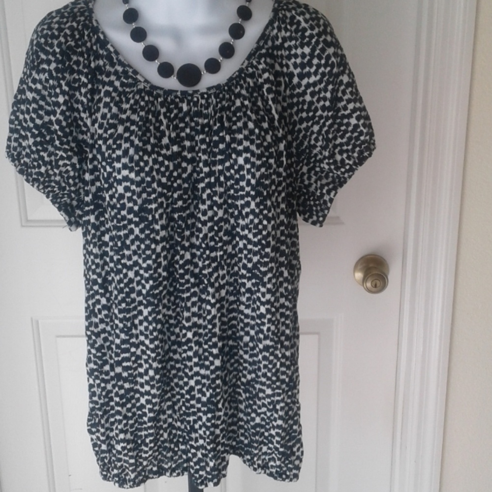 Daisy Fuentes Blouse size L.